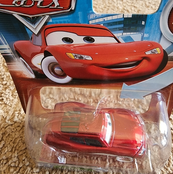 DISNEY Pixar Cars Cruisin' Lightning McQueen #4 - Picture 3 of 6